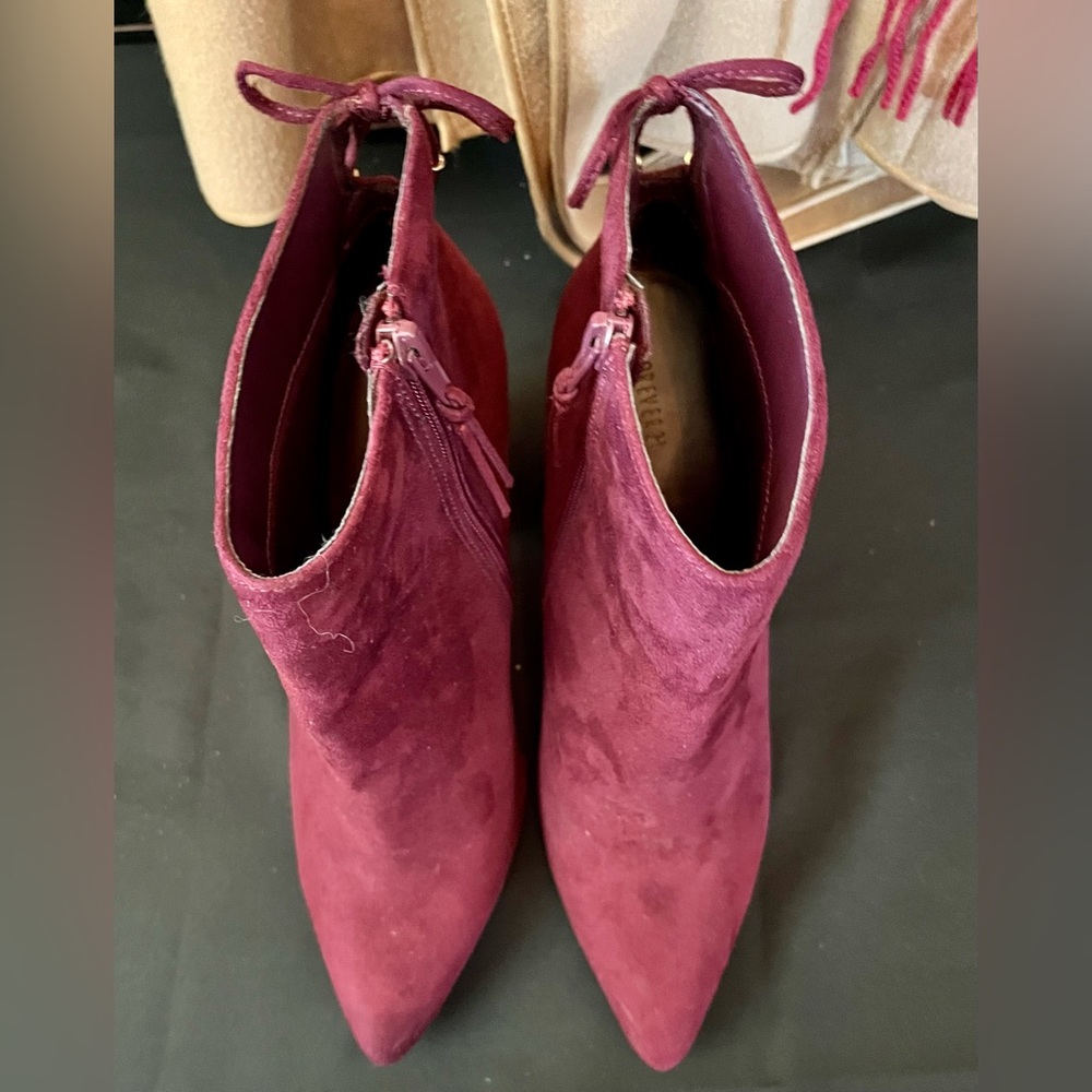 Like New Forever 21 Burgundy Suede Ankle Boots Size 8